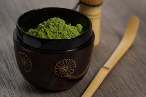 Matcha in der klassischen Zeremoniedose