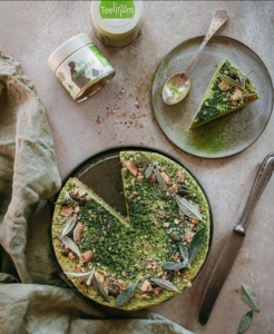 Veganer glutenfreier Matcha Mousse Cake